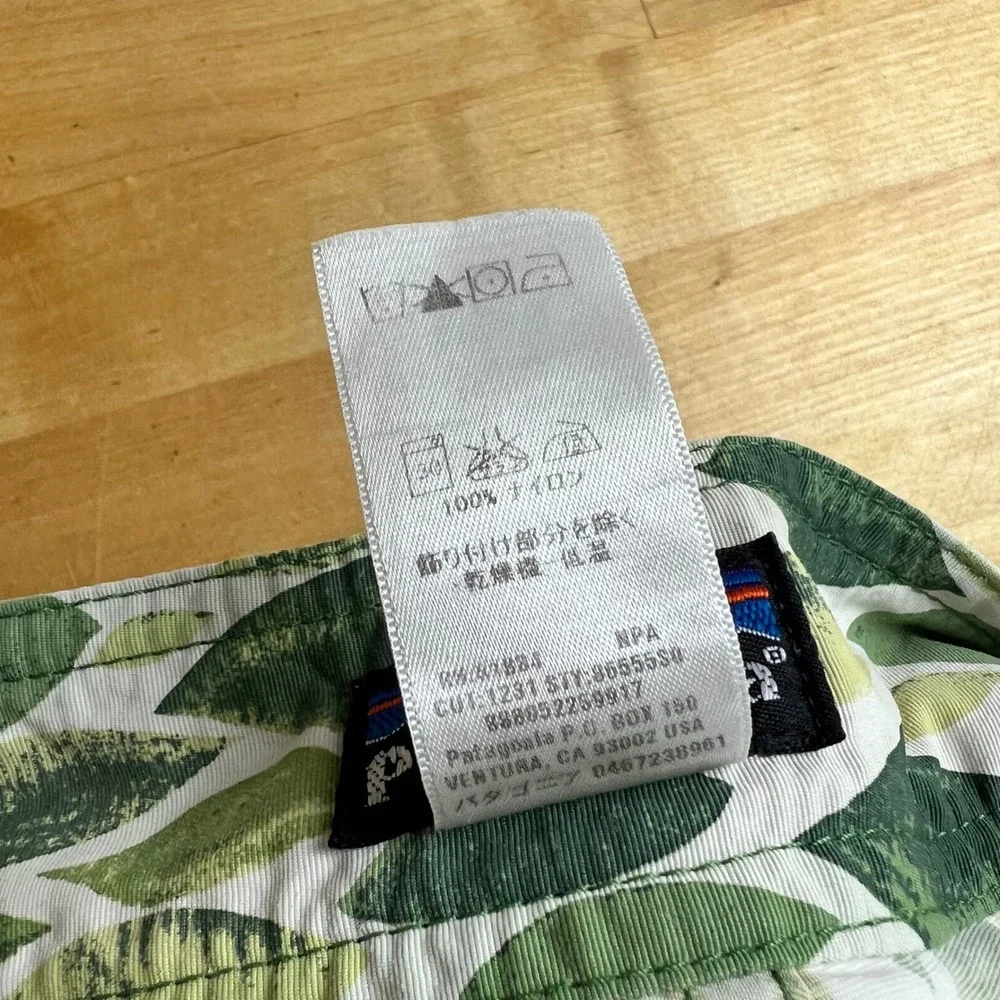 Patagonia Mens 30 Green Leaf Print Wavefarer Board Shorts 86555 Swim Trunks 9 In